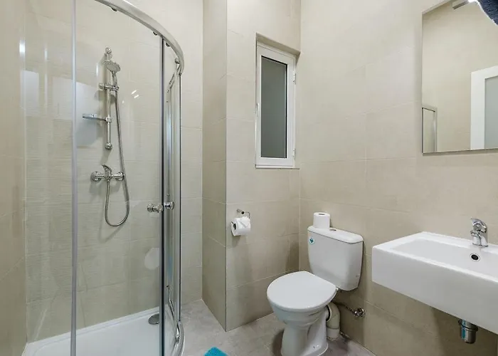 In St Julians * San Ġiljan